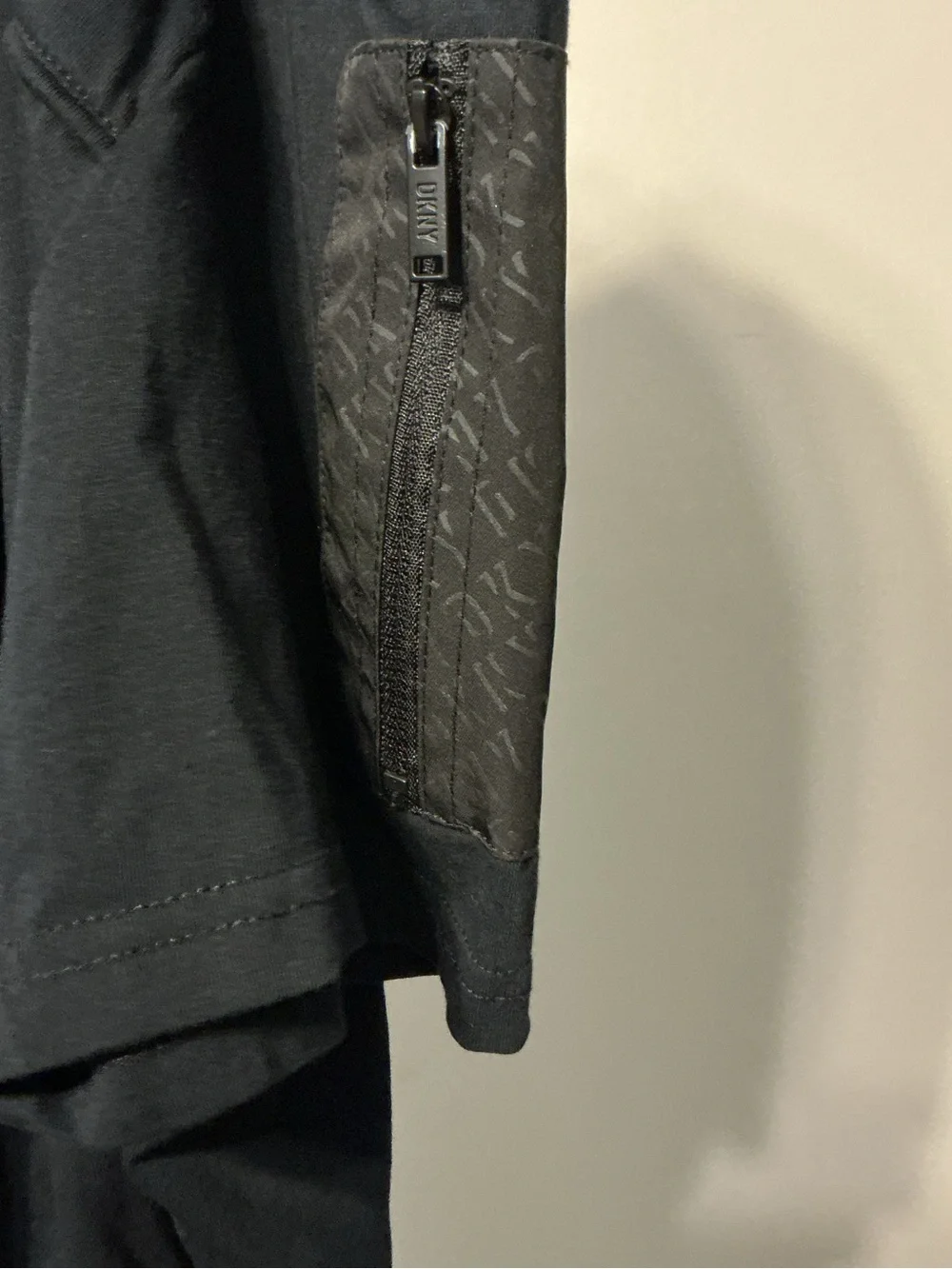 DKNY Black Short-Sleeve Crewneck Tee with Contrast Neck Trim